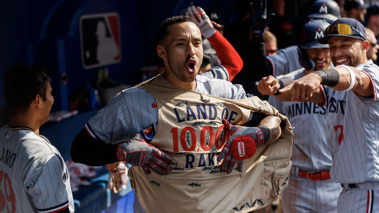 Garlick, Miranda 2 HRs each, Twins end Jays' win streak at 8