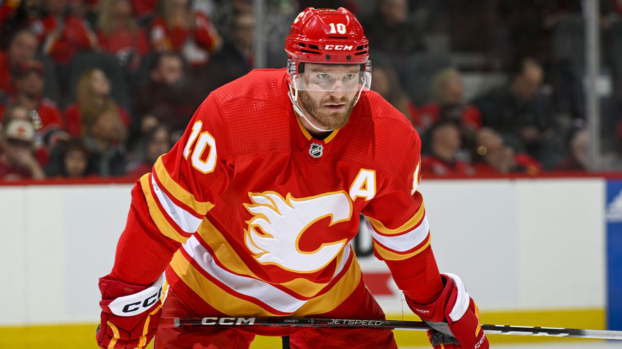 CALGARY, ALBERTA - APRIL 02: Jonathan Huberdeau #10 of the Calgary Flames prepares for a face off against the Anaheim Ducks at Scotiabank Saddledome on April 02, 2023 in Calgary, Alberta.