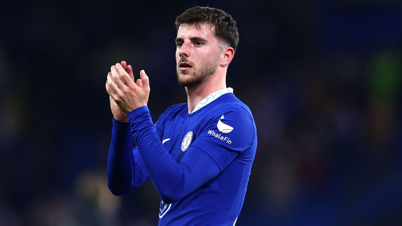 LONDON, ENGLAND - APRIL 18: Mason Mount of Chelsea applauds the fans after their side's defeat in the UEFA Champions League quarterfinal second leg match between Chelsea FC and Real Madrid at Stamford Bridge on April 18, 2023 in London, England.