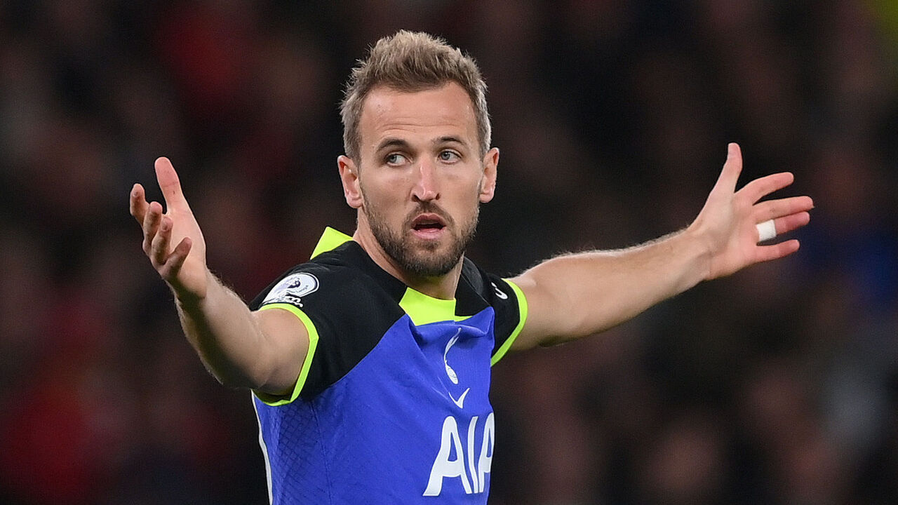MANCHESTER, ENGLAND - OCTOBER 19: Harry Kane of Tottenham Hotspur looks on during the Premier League match between Manchester United and Tottenham Hotspur at Old Trafford on October 19, 2022 in Manchester, England.