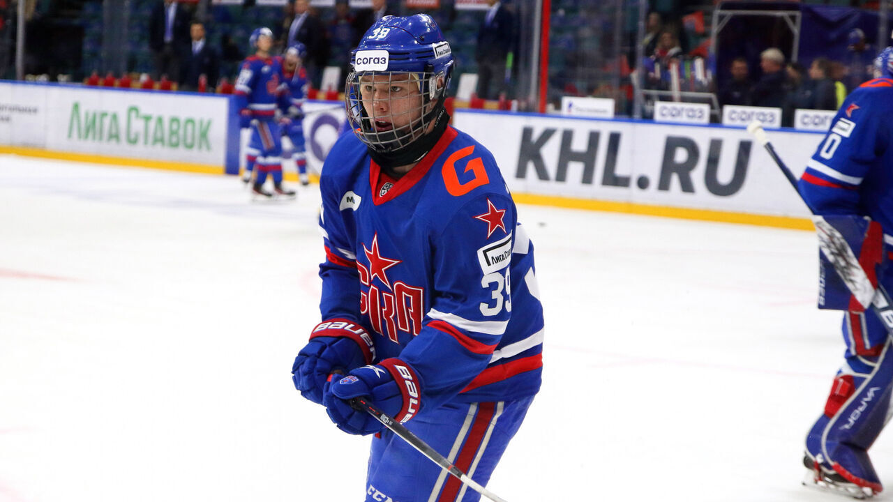 SAINT PETERSBURG, RUSSIA - 2022/09/28: SKA Hockey Club player, Matvei Michkov (No.39) seen in action during the Kontinental Hockey League, regular season KHL 2022 - 2023 between SKA Saint Petersburg and Admiral Vladivostok at the Ice Sports Palace. (Final score; SKA Saint Petersburg 6:1 Admiral Vladivostok).