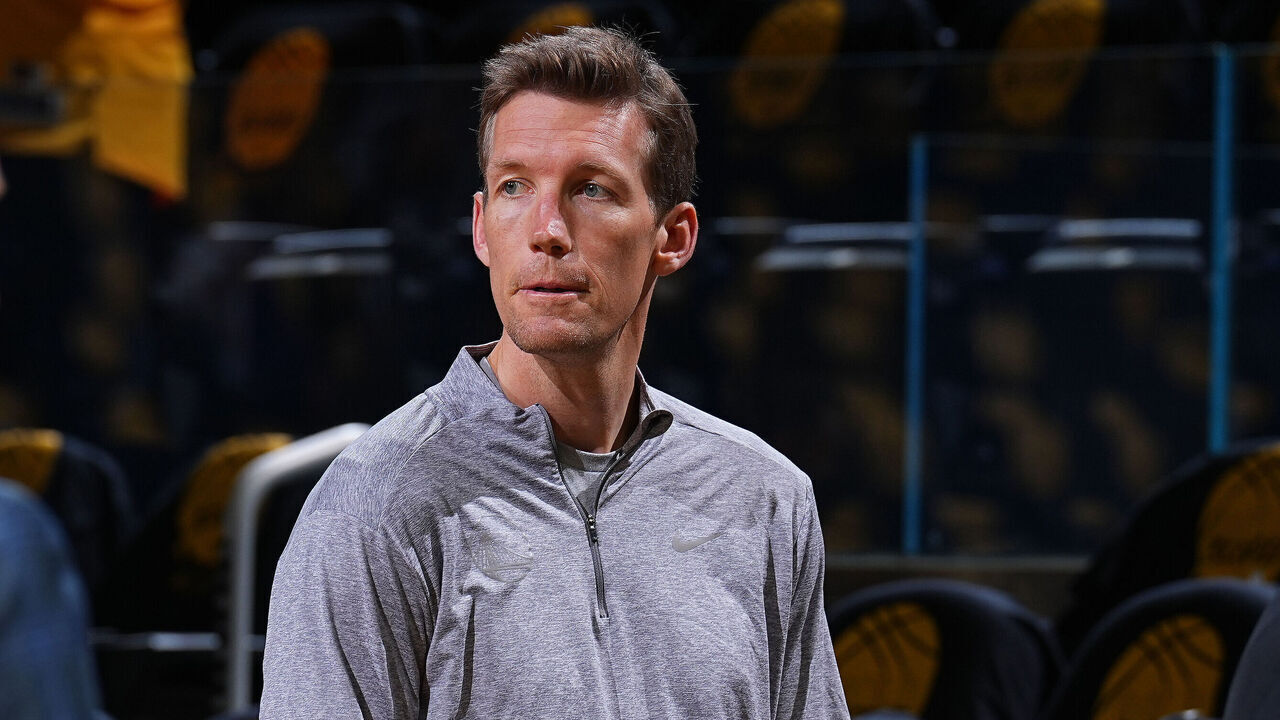 SAN FRANCISCO, CA - MAY 7: Assistant General Manager, Mike Dunleavy Jr. of the Golden State Warriors looks on during Game 3 of the 2022 NBA Playoffs Western Conference Semifinals on May 7, 2022 at Chase Center in San Francisco, California. NOTE TO USER: User expressly acknowledges and agrees that, by downloading and or using this photograph, user is consenting to the terms and conditions of Getty Images License Agreement. Mandatory Copyright Notice: Copyright 2022 NBAE
