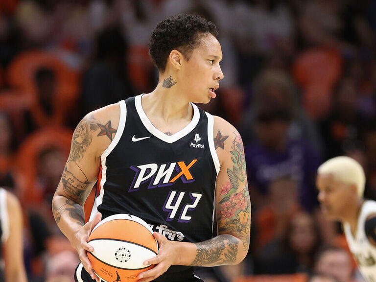 New Phoenix Mercury owner wants charter flights in WNBA - JWS