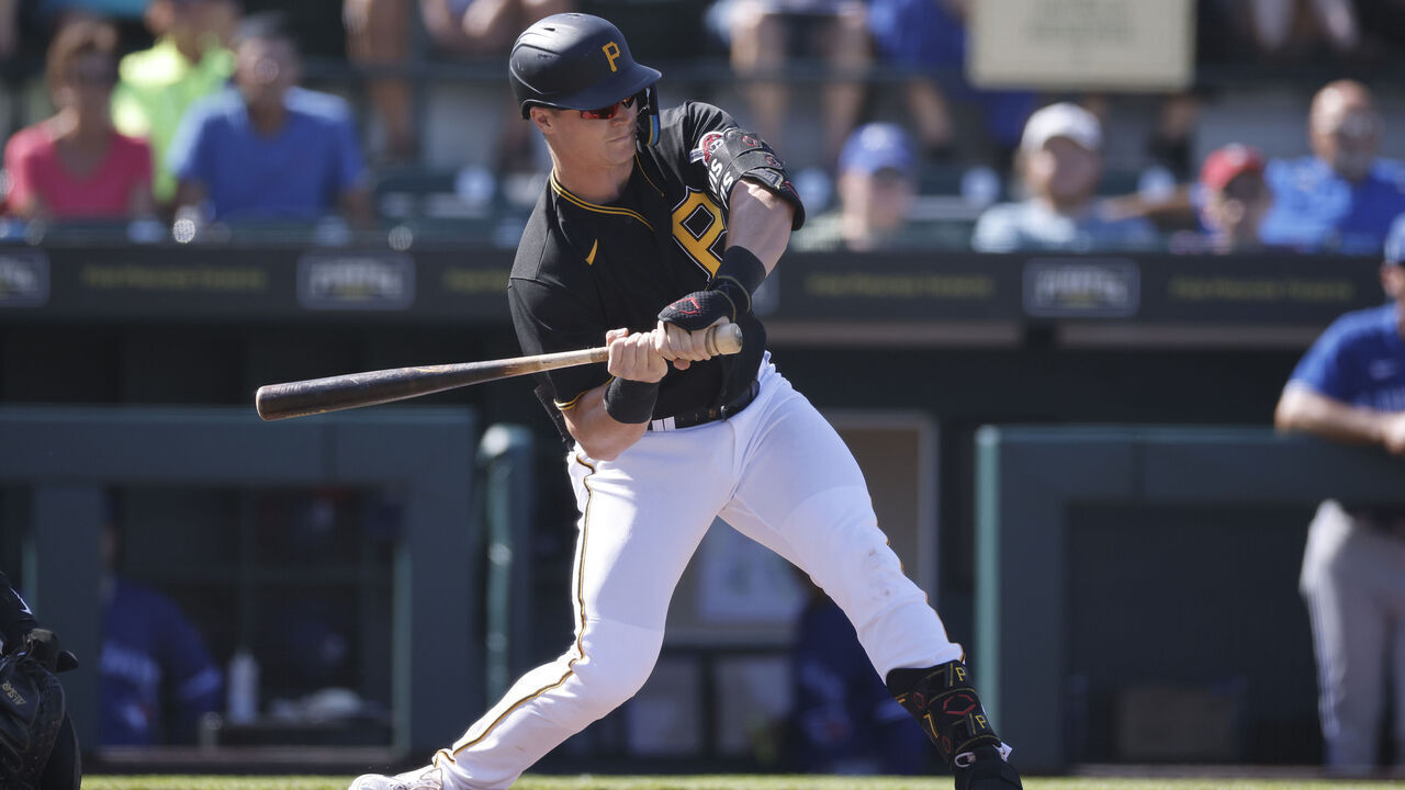 BRADENTON, FL - MARCH 07: Pittsburgh Pirates designated hitter Henry Davis (32) bats during an MLB Spring Training game against the Toronto Blue Jays on March 07, 2023 at LECOM Park in Bradenton, Florida.