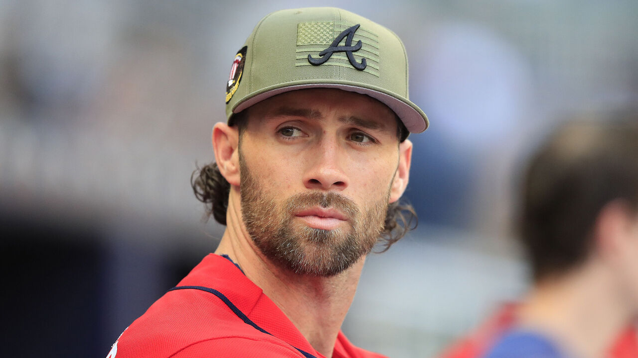 Braves cut Charlie Culberson before infielder's father was to throw 1st  pitch