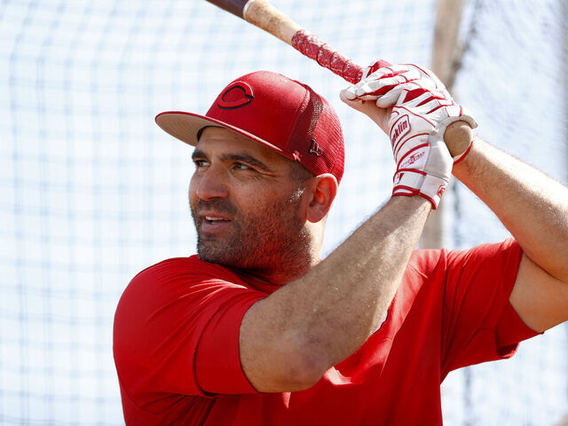 LEADING OFF: Twins' Buxton, Reds' Votto added to IL