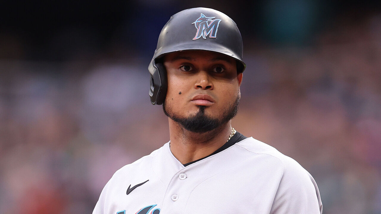 Luis Arraez scratched from Marlins' lineup because of left ankle sprain