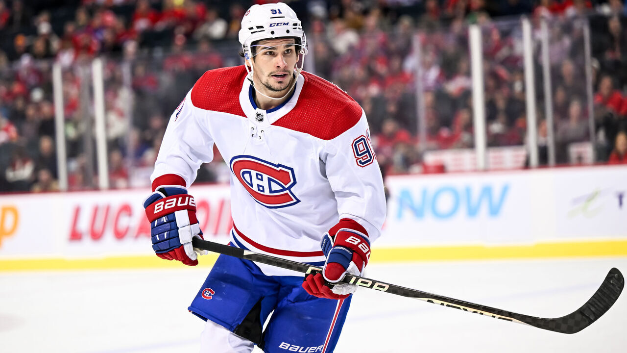 CALGARY, AB - DECEMBER 01: Montreal Canadiens Center Sean Monahan (91) in action during the second period of an NHL game between the Calgary Flames and the Montreal Canadiens on December 1, 2022, at the Scotiabank Saddledome in Calgary, AB.