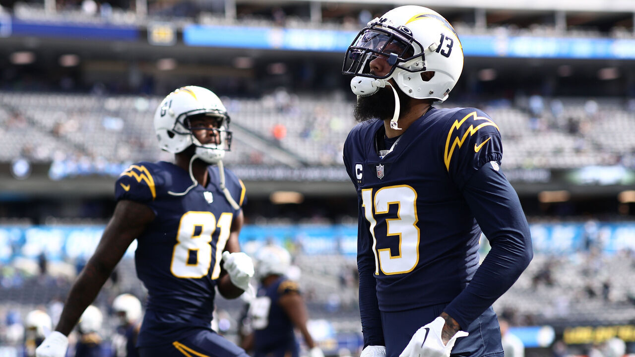 INGLEWOOD, CALIFORNIA - OCTOBER 23: Keenan Allen #13 and Mike Williams #81 of the Los Angeles Chargers warm up prior to the game against the Seattle Seahawks at SoFi Stadium on October 23, 2022 in Inglewood, California. The Los Angeles Chargers lost 23-37.