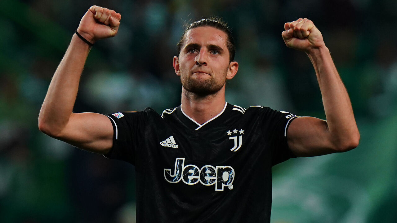 LISBON, PORTUGAL - APRIL 20: Goal scorer Adrien Rabiot of Juventus celebrates the result at the end of the Quarterfinal Second Leg - UEFA Europa League match between Sporting CP and Juventus at Estadio Jose Alvalade on April 20, 2023 in Lisbon, Portugal.