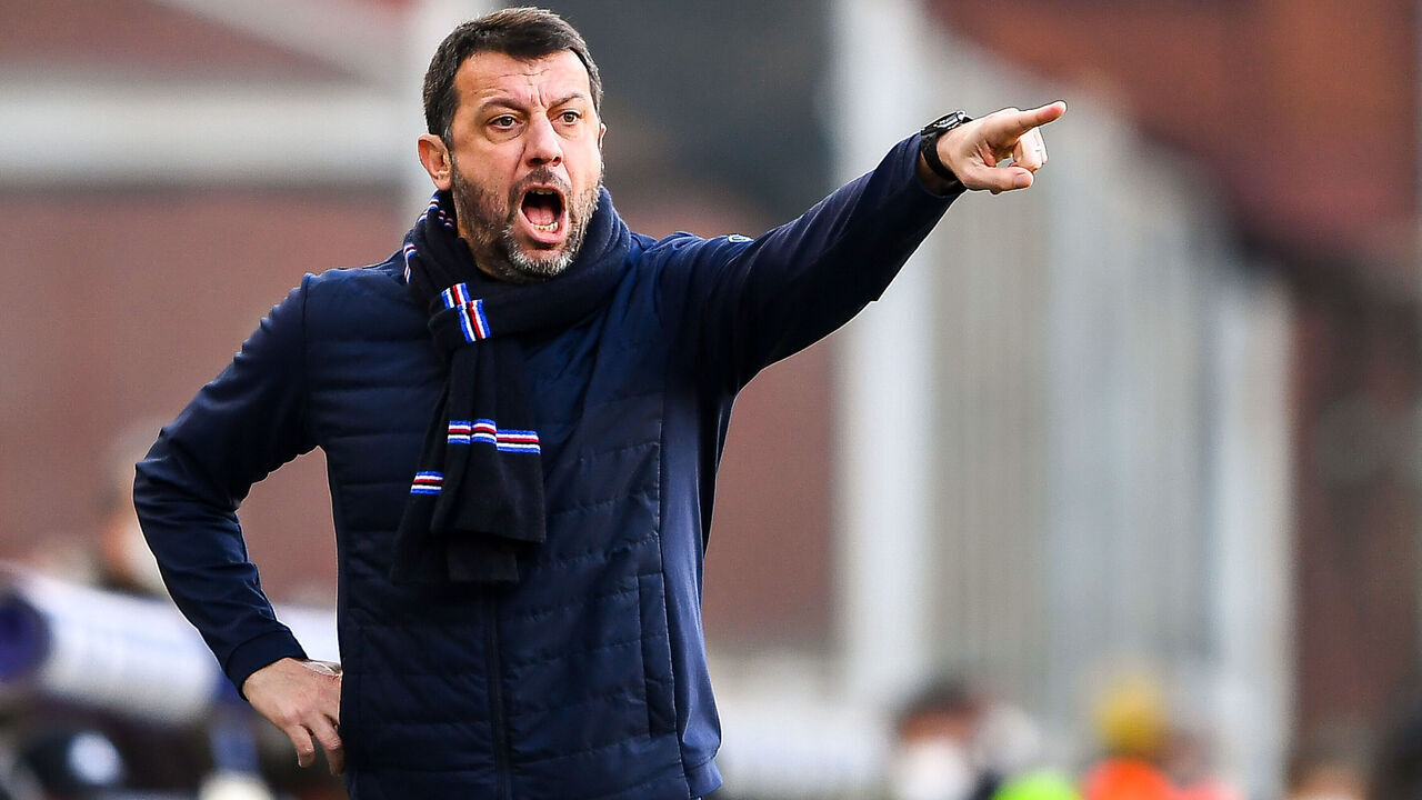 GENOA, ITALY - JANUARY 15: Roberto D'Aversa head coach of Sampdoria in action during the Serie A match between UC Sampdoria and Torino FC at Stadio Luigi Ferraris on January 15, 2022 in Genoa, Italy.