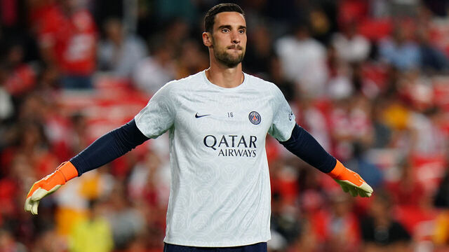 LISBON, PORTUGAL - OCTOBER 5: Sergio Rico of Paris Saint-Germain in action during warm up before the start of the Group H - UEFA Champions League match between SL Benfica and Paris Saint-Germain at Estadio da Luz on October 5, 2022 in Lisbon, Portugal.