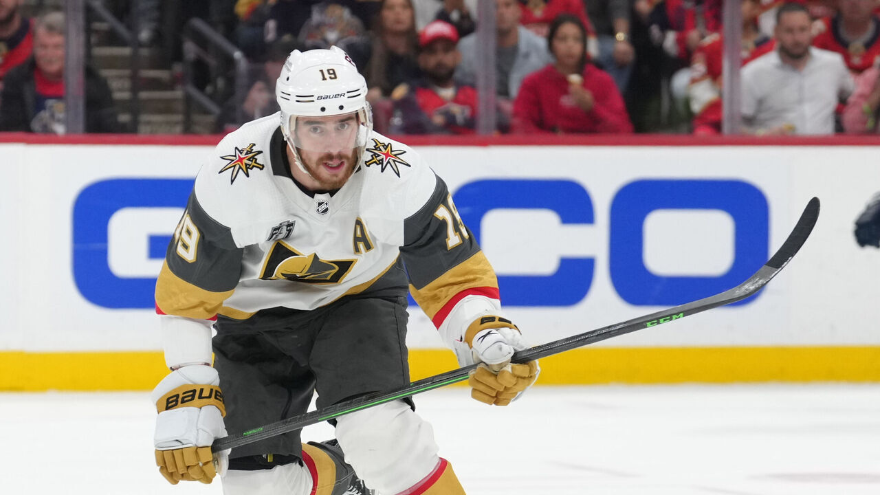 SUNRISE, FL - JUNE 10: Vegas Golden Knights right wing Reilly Smith (19) races to the puck in the third period during game four of the Stanley Cup Finals between the Vegas Golden Knights and the Florida Panthers on Saturday, June 10, 2023 at FLA Live Arena, Sunrise, Fla.