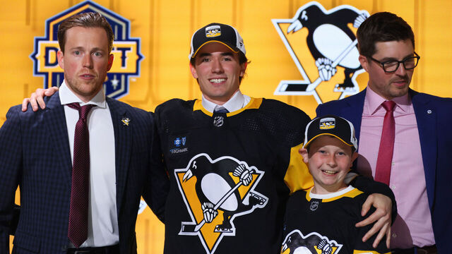 NASHVILLE, TENNESSEE - JUNE 28: Brayden Yager is selected by the Pittsburgh Penguins with the 14th overall pick during round one of the 2023 Upper Deck NHL Draft at Bridgestone Arena on June 28, 2023 in Nashville, Tennessee.