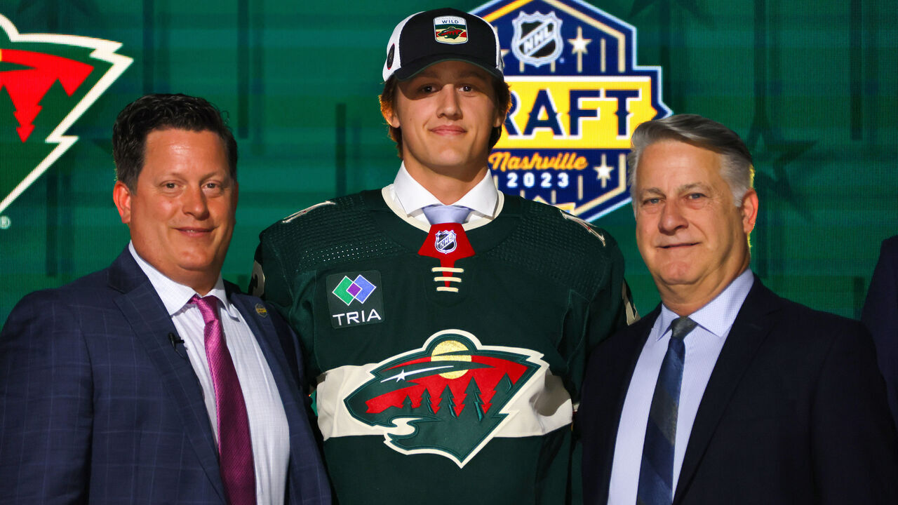 NASHVILLE, TENNESSEE - JUNE 28: Charlie Stramel is selected by the Minnesota Wild with the 21st overall pick during round one of the 2023 Upper Deck NHL Draft at Bridgestone Arena on June 28, 2023 in Nashville, Tennessee.