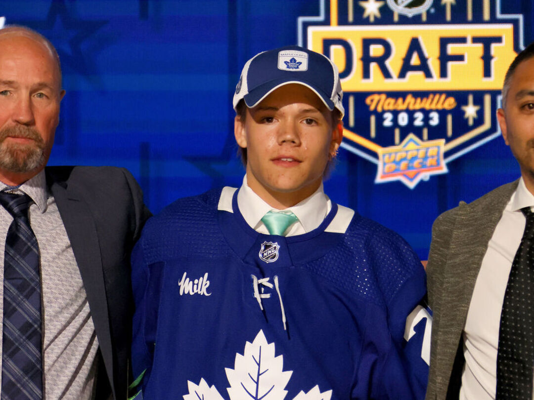 Maple Leafs draft Easton Cowan 28th overall