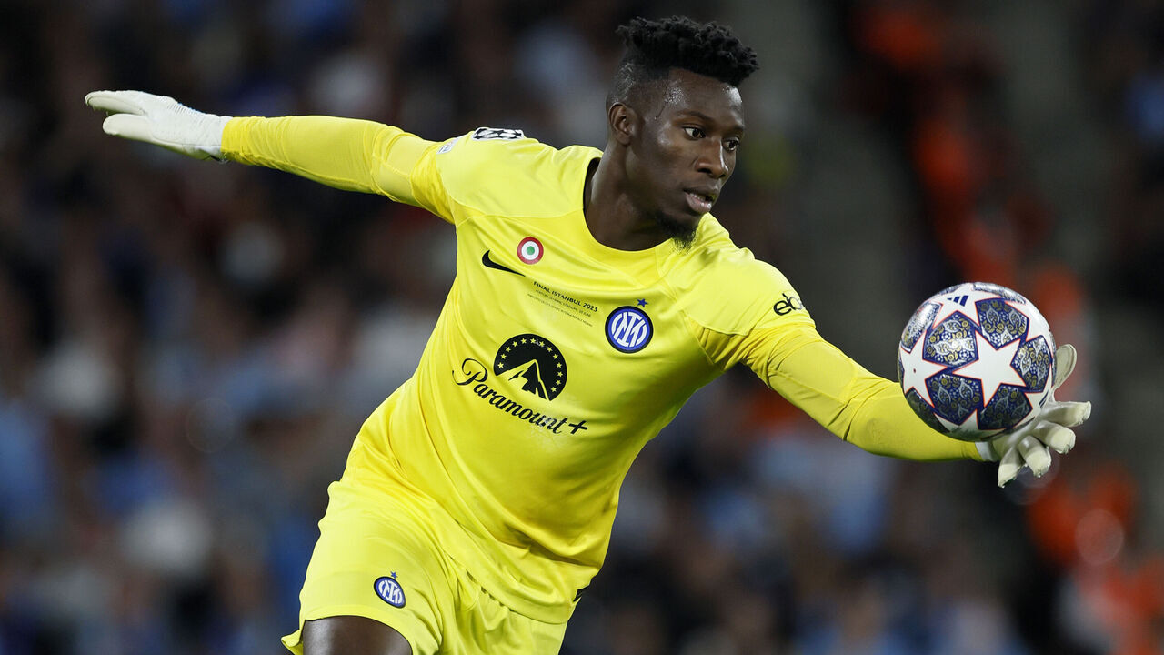 ISTANBUL, TURKEY - JUNE 10: Andre Onana of FC Internazionale kicks the ball during the UEFA Champions League 2022/23 final match against Manchester City at Ataturk Olympic Stadium on June 10, 2023 in Istanbul, Turkey.