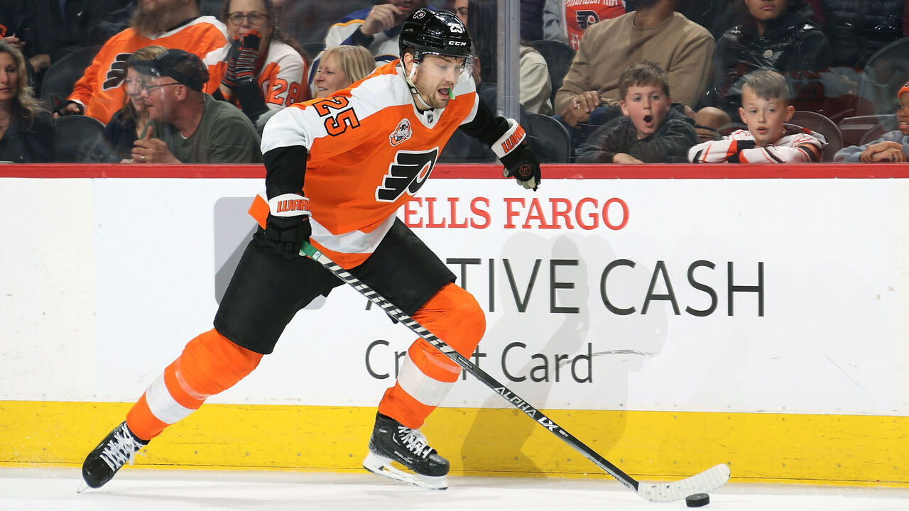 PHILADELPHIA, PENNSYLVANIA - APRIL 01: James van Riemsdyk #25 of the Philadelphia Flyers skates the puck against the Buffalo Sabres at the Wells Fargo Center on April 1, 2023 in Philadelphia, Pennsylvania.
