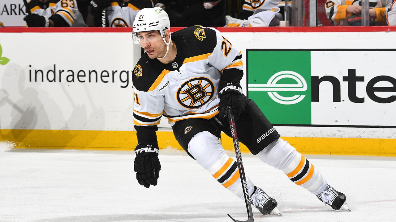 PITTSBURGH, PA - APRIL 01: Garnet Hathaway #21 of the Boston Bruins skates against the Pittsburgh Penguins at PPG PAINTS Arena on April 1, 2023 in Pittsburgh, Pennsylvania.