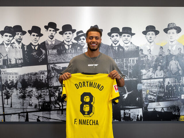 Felix Nmecha - Nỗ lực khẳng định vị thế tuyến giữa Dortmund Felix Nmecha - Nỗ lực khẳng định vị thế tuyến giữa Dortmund