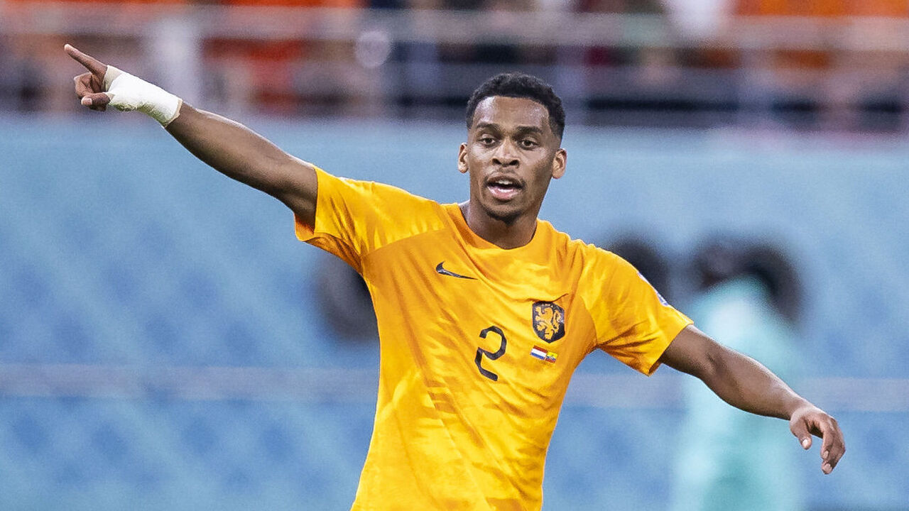 25 November 2022, Qatar, Ar-Rayyan: Soccer: World Cup, Netherlands - Ecuador, Preliminary Round, Group A, Matchday 2, Chalifa International Stadium, Netherlands' Jurrien Timber gestures. Photo: Tom Weller/dpa