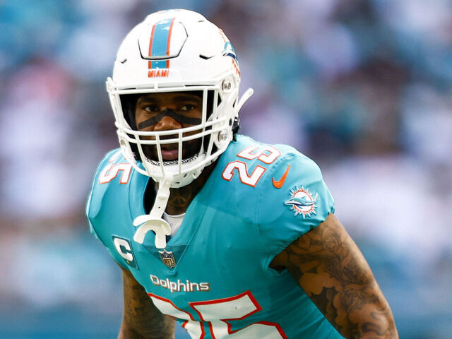 MIAMI GARDENS, FL - JANUARY 8: Xavien Howard #25 of the Miami Dolphins defends in pass coverage during an NFL football game against the New York Jets at Hard Rock Stadium on January 8, 2023 in Miami Gardens, Florida.