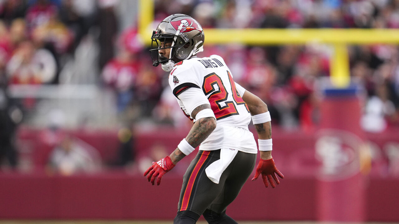 SANTA CLARA, CA - DECEMBER 11: Carlton Davis III #24 of the Tampa Bay Buccaneers defends against the San Francisco 49ers at Levi's Stadium on December 11, 2022 in Santa Clara, California.