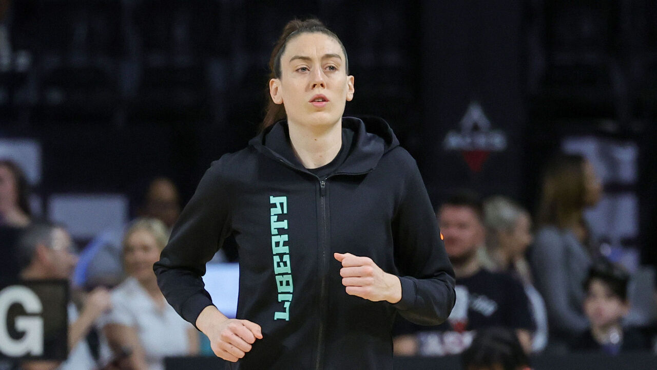 LAS VEGAS, NEVADA - JUNE 29: Breanna Stewart #30 of the New York Liberty warms up before a game against the Las Vegas Aces at Michelob ULTRA Arena on June 29, 2023 in Las Vegas, Nevada. The Aces defeated the Liberty 98-81.