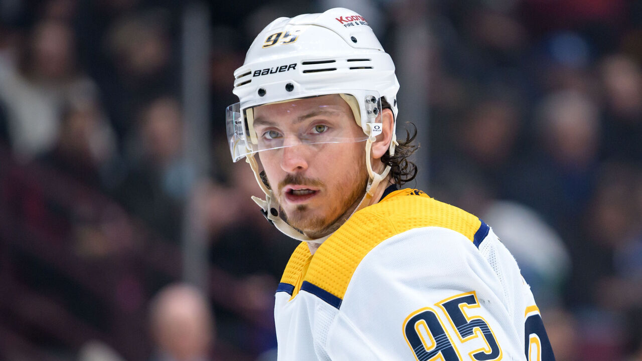 VANCOUVER, CANADA - MARCH 6: Matt Duchene #95 of the Nashville Predators waits for a face-off during the second period of their NHL game against the Vancouver Canucks at Rogers Arena on March 6, 2023 in Vancouver, British Columbia, Canada.