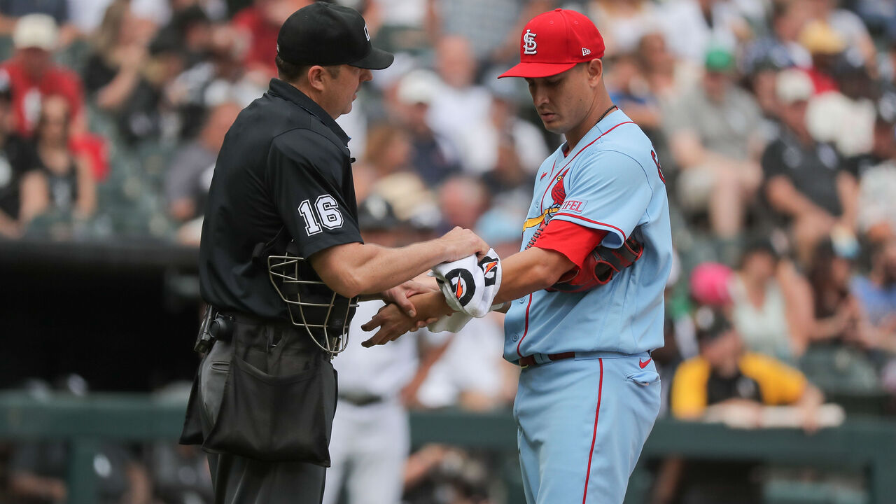 MLB umpire Joe West calls out former Chicago White Sox catcher