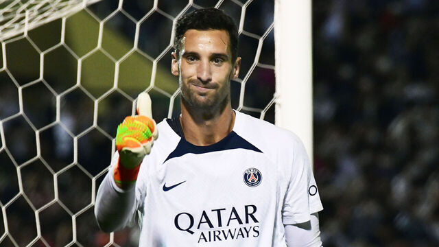 TOKYO, JAPAN - JULY 18: Sergio Rico of the Paris Saint-Germain gestures a thumbs up during the training session at Prince Chichibu Memorial Rugby Ground on July 18, 2022 in Tokyo, Japan.