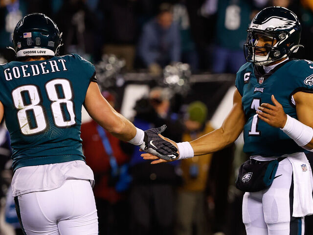 Eagles' Goedert: Hurts right behind Mahomes on league QB rankings | theScore.com