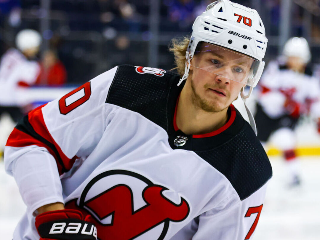 Bruins ink Jesper Boqvist to 1-year pact