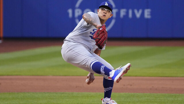 First-place Astros walloped by San Diego Padres, record at home falls to  .500