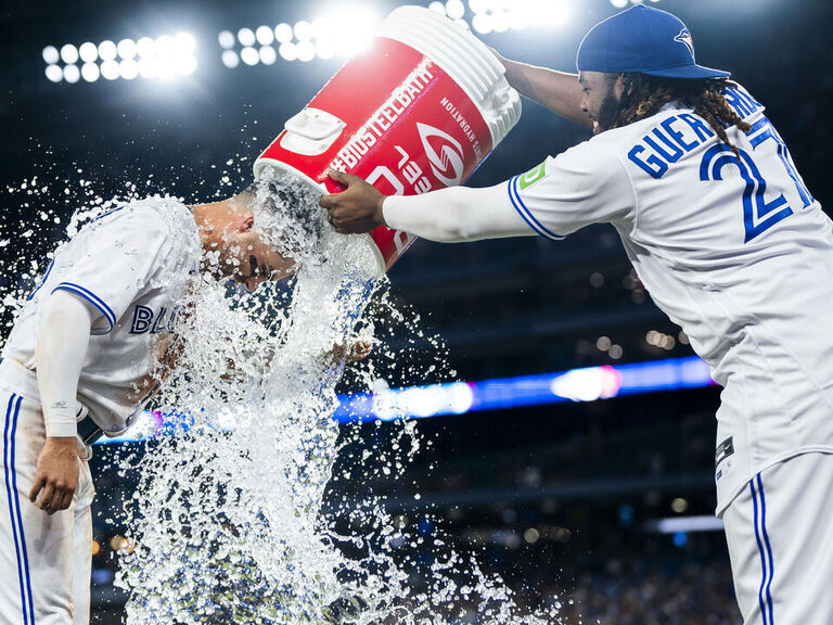 Blue Jays' Kevin Gausman scratched from start because of left side