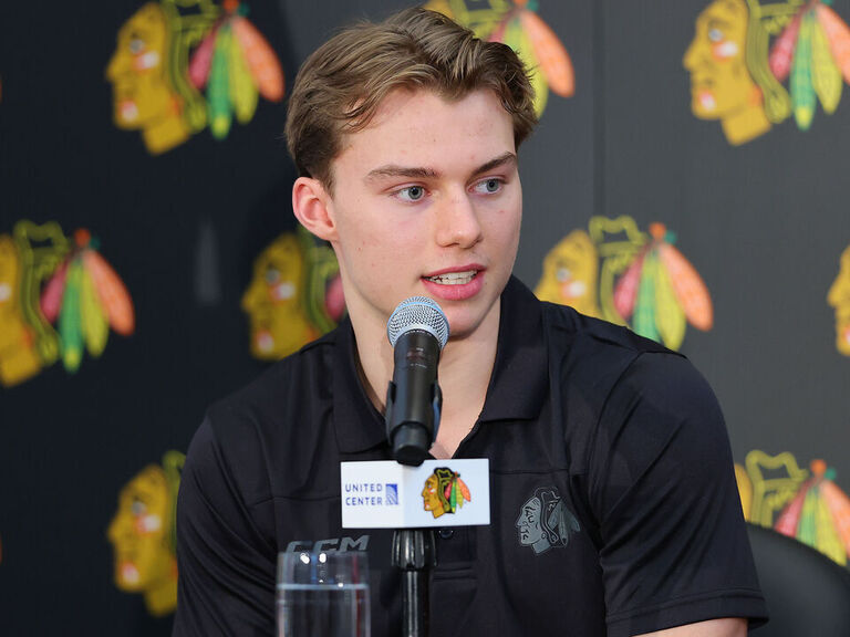 Blackhawks Sign Bedard To 3-year, Entry-level Deal | TheScore.com