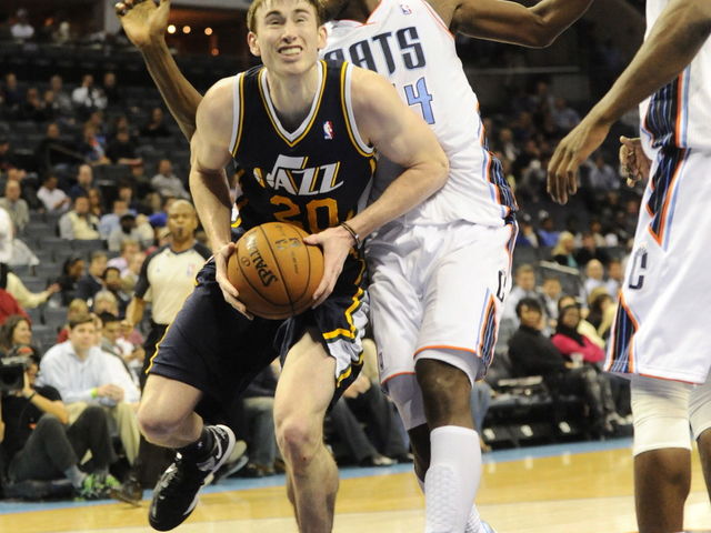 Hornets extend offer sheet to Hayward