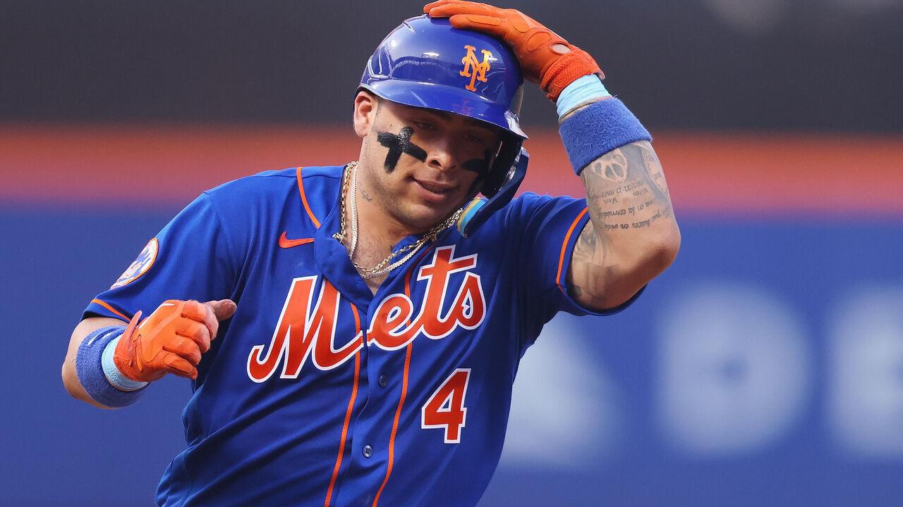 NEW YORK, NEW YORK - JULY 18: Francisco Alvarez #4 of the New York Mets rounds third base after hitting a two-run home run in the first inning against the Chicago White Sox at Citi Field on July 18, 2023 in New York City.