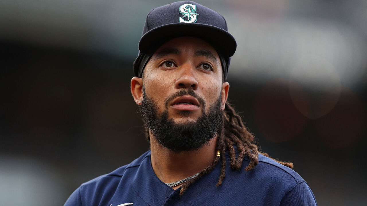 SAN FRANCISCO, CALIFORNIA - JULY 5: J.P. Crawford #3 of the Seattle Mariners looks on while jogging off the field at the end of the third inning against the San Francisco Giants at Oracle Park on July 5, 2023 in San Francisco, California.