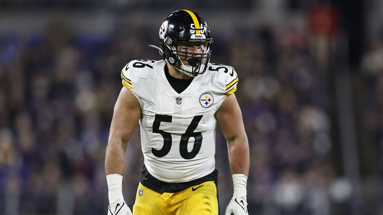 BALTIMORE, MARYLAND - JANUARY 01: Alex Highsmith #56 of the Pittsburgh Steelers lines up during an NFL football game between the Baltimore Ravens and the Pittsburgh Steelers at M&T Bank Stadium on January 01, 2023 in Baltimore, Maryland.