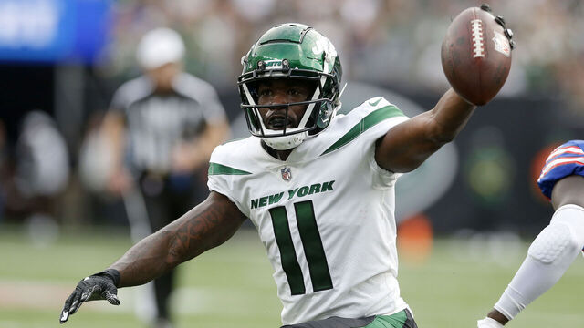 EAST RUTHERFORD, NEW JERSEY - NOVEMBER 06: (NEW YORK DAILIES OUT) Denzel Mims #11 of the New York Jets in action against the Buffalo Bills at MetLife Stadium on November 06, 2022 in East Rutherford, New Jersey. The Jets defeated the Bills 20-17.