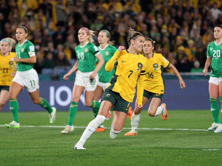 Australia sweating over Kerr's injury after winning WWC opener vs ...