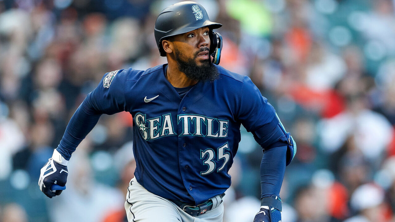 SAN FRANCISCO, CA - JULY 03: Seattle Mariners designated hitter Teoscar Hernandez (35) watches his ball in flight in the first inning during a regular season game between the Seattle Mariners and San Francisco Giants on July 3, 2023 at Oracle Park in San Francisco, CA.