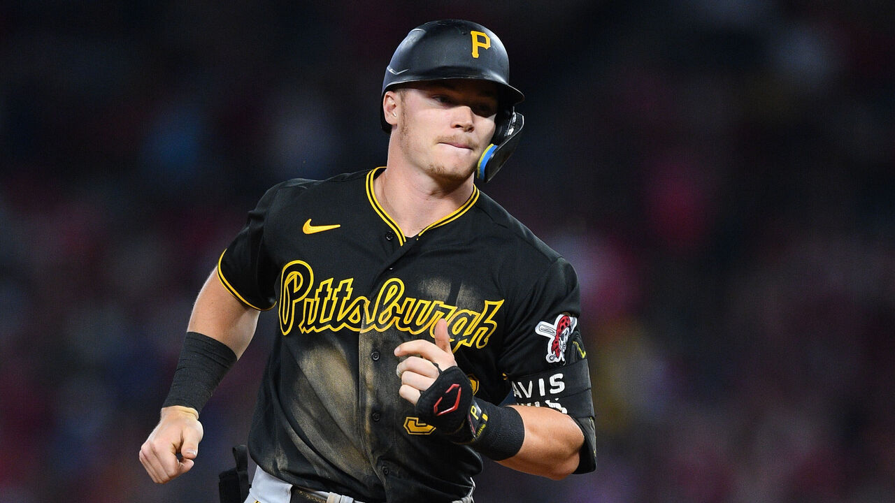 ANAHEIM, CA - JULY 21: Pittsburgh Pirates right fielder Henry Davis (32) circles the bases after his second home run of the MLB game between the Pittsburgh Pirates and the Los Angeles Angels of Anaheim on July 21, 2023 at Angel Stadium of Anaheim in Anaheim, CA.