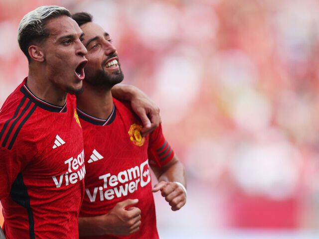 manchester united new jersey pink