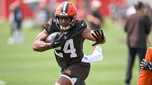 BEREA, OHIO - JUNE 07: Nick Chubb #24 of the Cleveland Browns runs a drill during the Cleveland Browns mandatory veteran minicamp at CrossCountry Mortgage Campus on June 07, 2023 in Berea, Ohio.