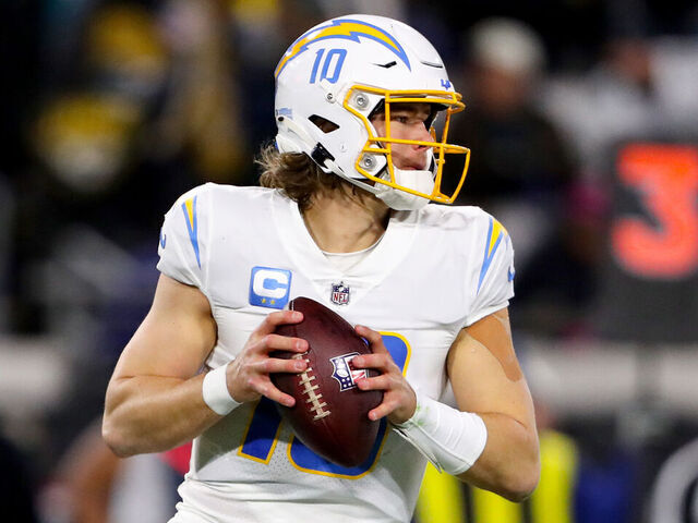 Reports: Chargers QB Justin Herbert agrees to record $262.5M deal, National Sports