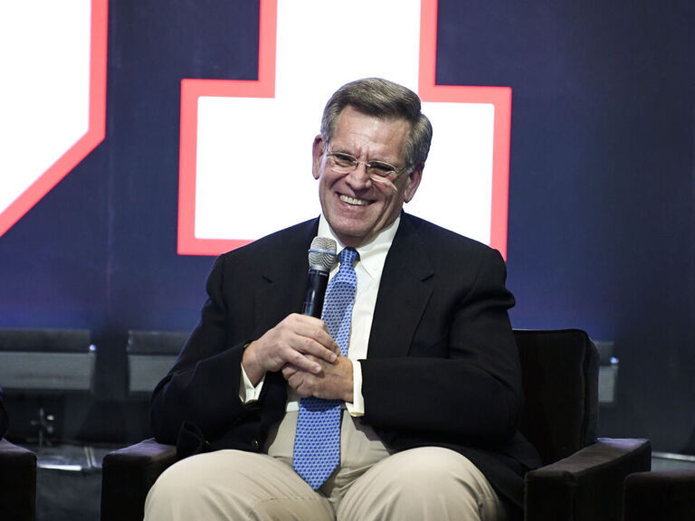 Blackhawks chairman Rocky Wirtz dies at 70 | theScore.com