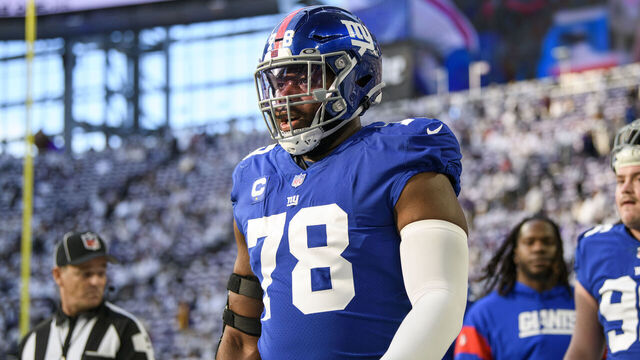 MINNEAPOLIS, MN - DECEMBER 24: Andrew Thomas #78 of the New York Giants warms up before the game against the Minnesota Vikings at U.S. Bank Stadium on December 24, 2022 in Minneapolis, Minnesota.