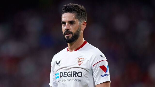 SEVILLE, SPAIN - NOVEMBER 09: Isco Alarcon of Sevilla FC looks on during the LaLiga Santander match between Sevilla FC and Real Sociedad at Estadio Ramon Sanchez Pizjuan on November 09, 2022 in Seville, Spain.